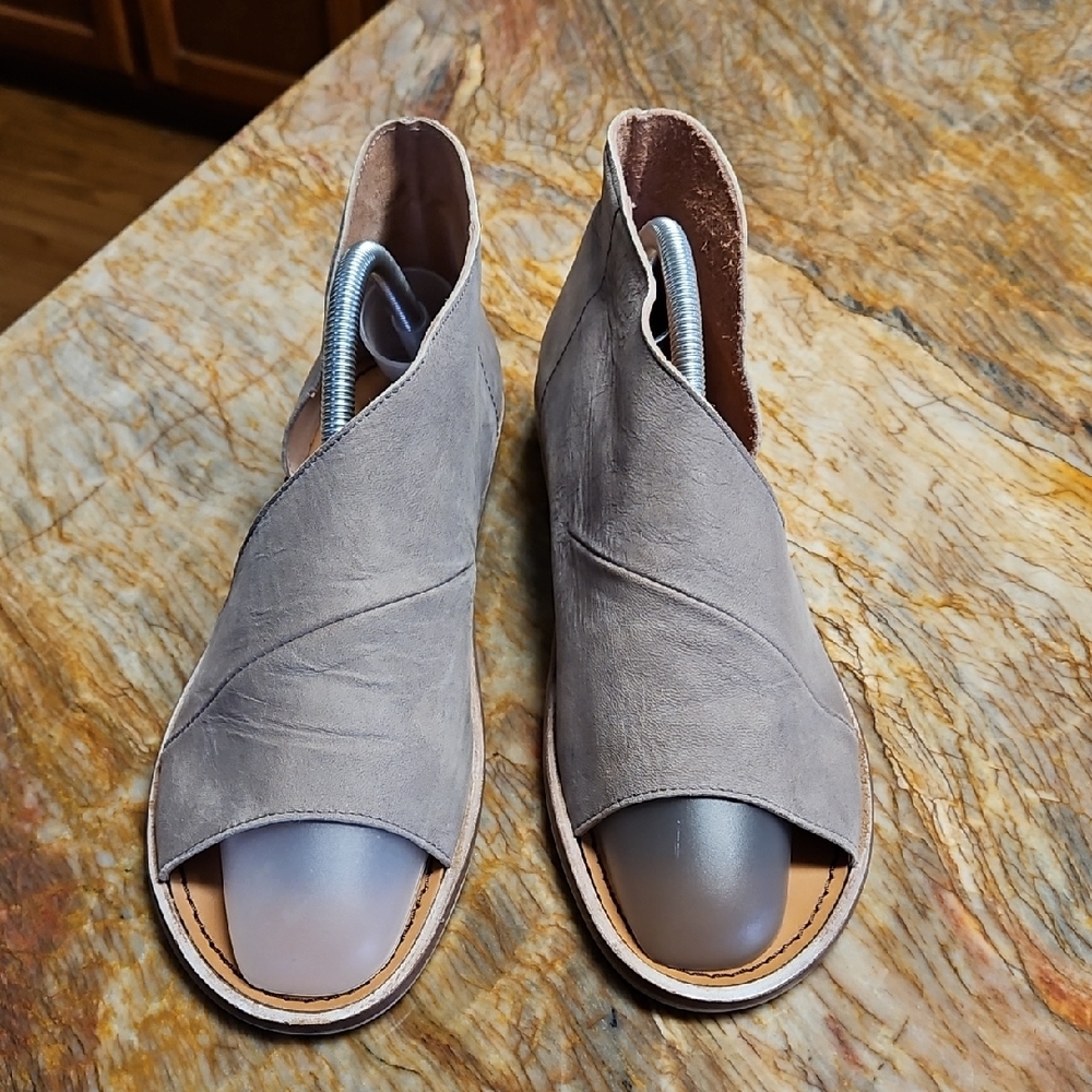 FREE PEOPLE Mont Blanc Asymmetrical Sandal Shoes - 40.5